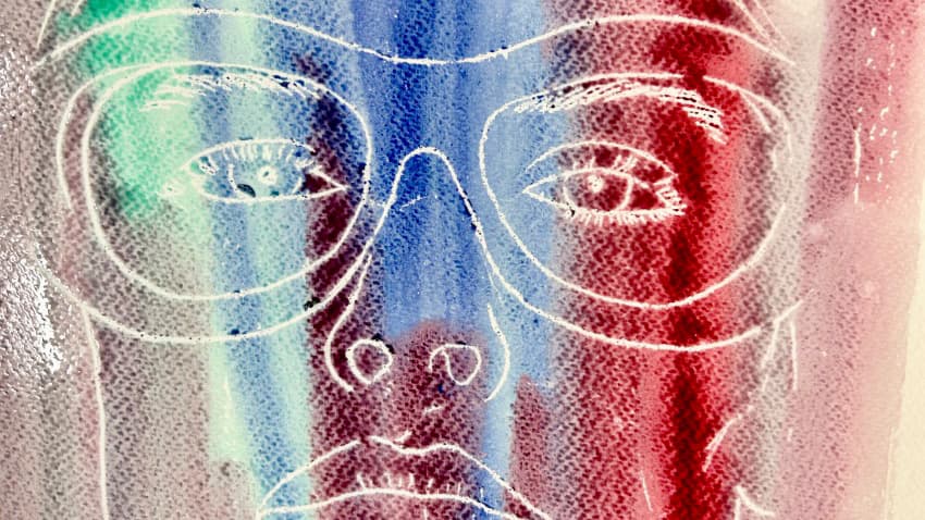 Farbstarkes Aquarellbild, darüber ist ein gezeichnetes Gesicht in Detail zu sehen.